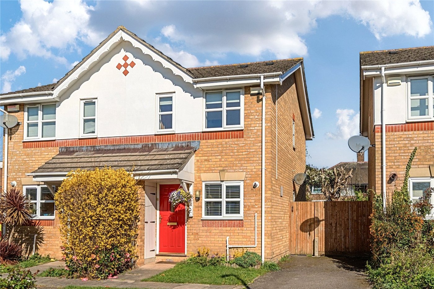 2 bedroom house for sale in London | Robinson Jackson