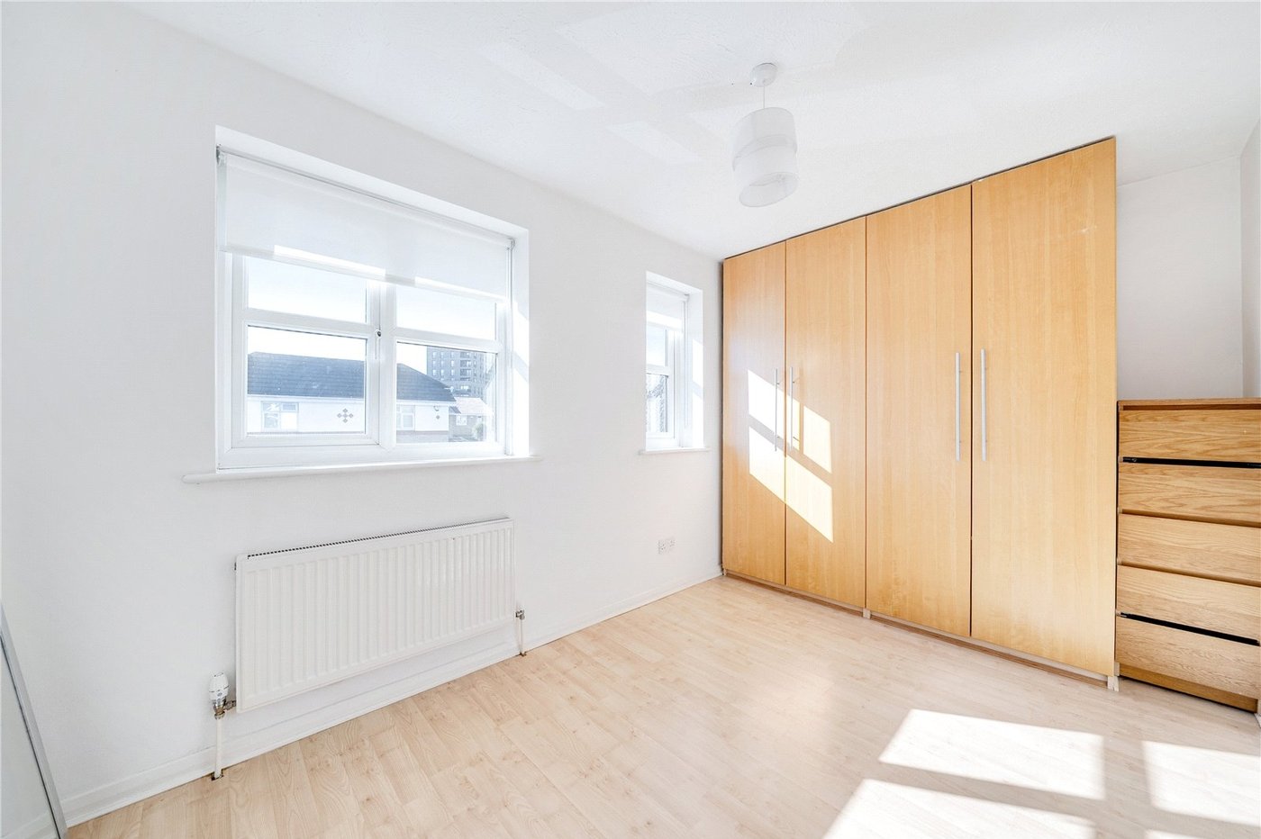 2 bedroom house for sale in London | Robinson Jackson