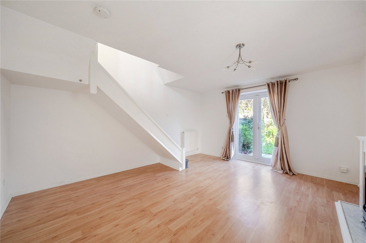 2 bedroom house for sale in London | Robinson Jackson