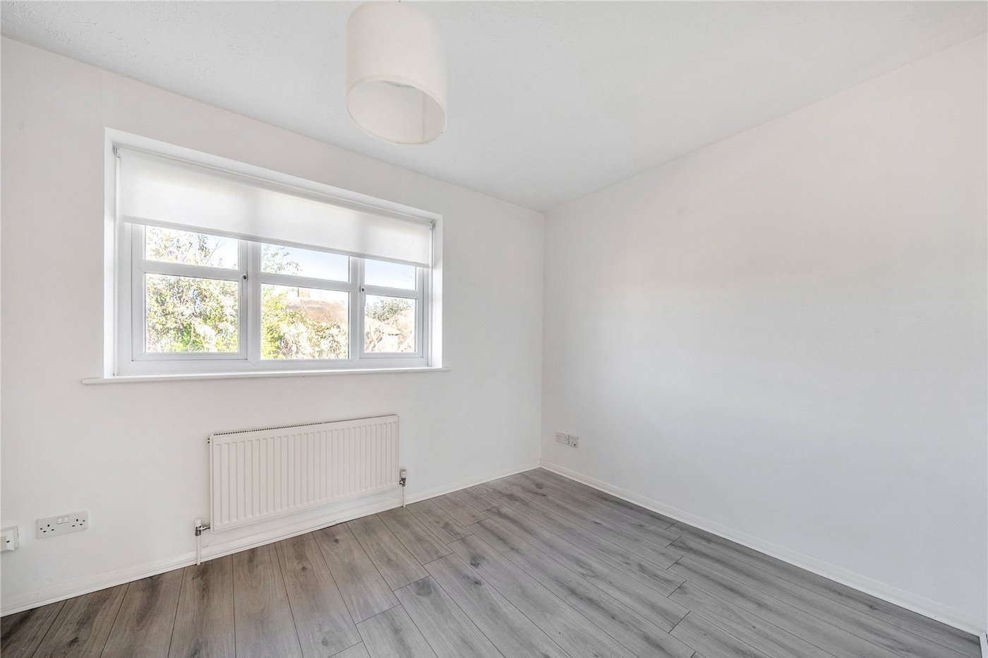 2 bedroom house for sale in London | Robinson Jackson