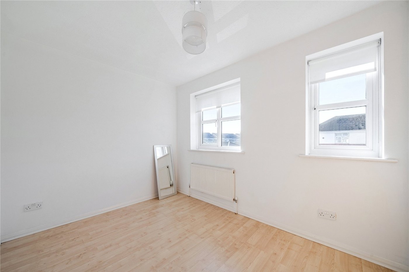 2 bedroom house for sale in London | Robinson Jackson