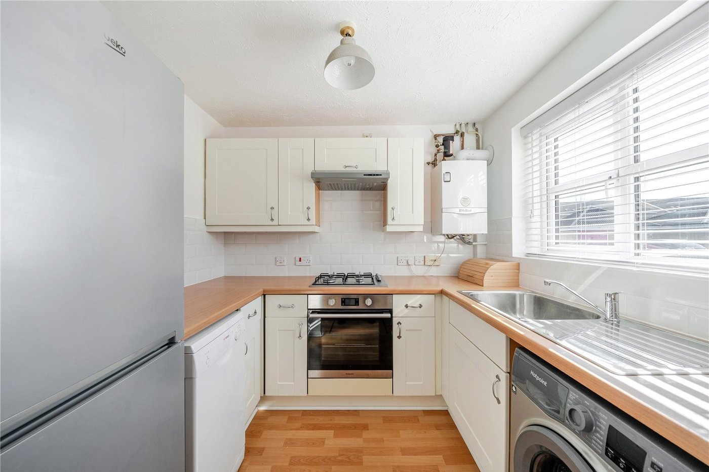 2 bedroom house for sale in London | Robinson Jackson