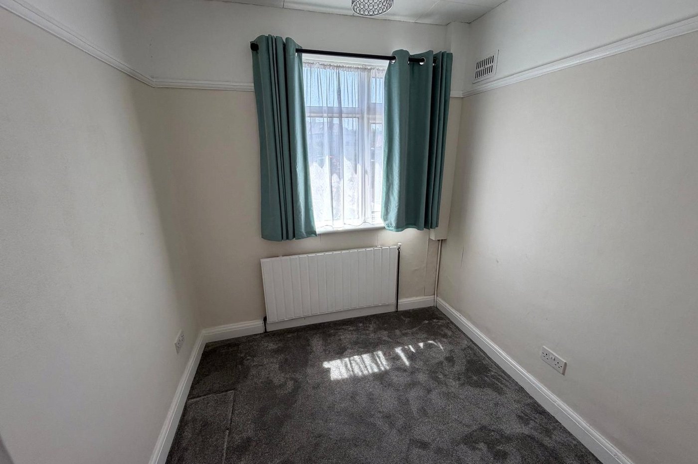 3 bedroom house for sale in Shooters Hill | Robinson Jackson