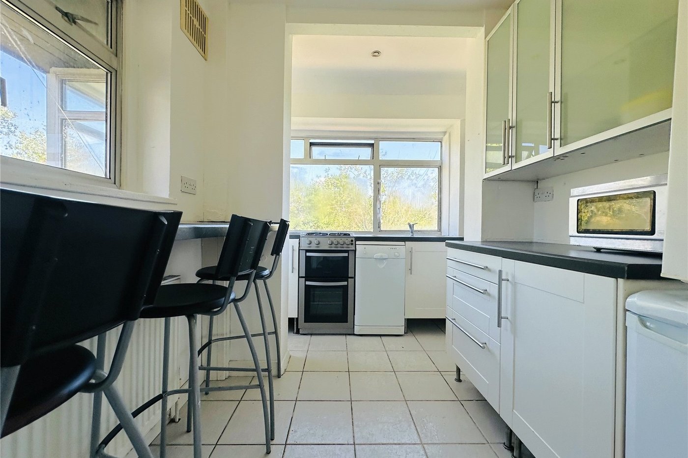 2 bedroom property for sale in London | Robinson Jackson