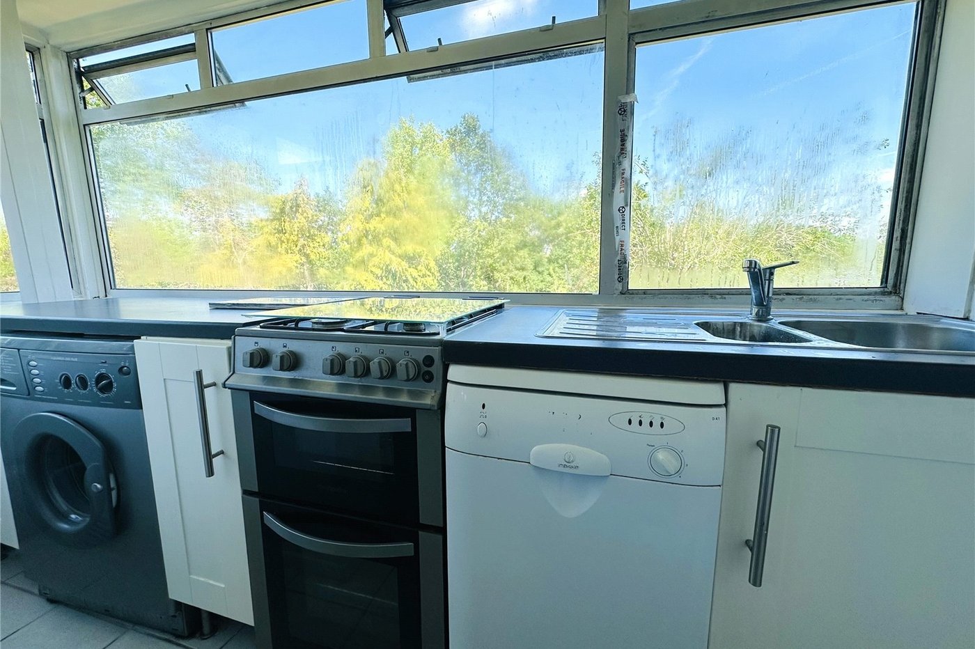 2 bedroom property for sale in London | Robinson Jackson