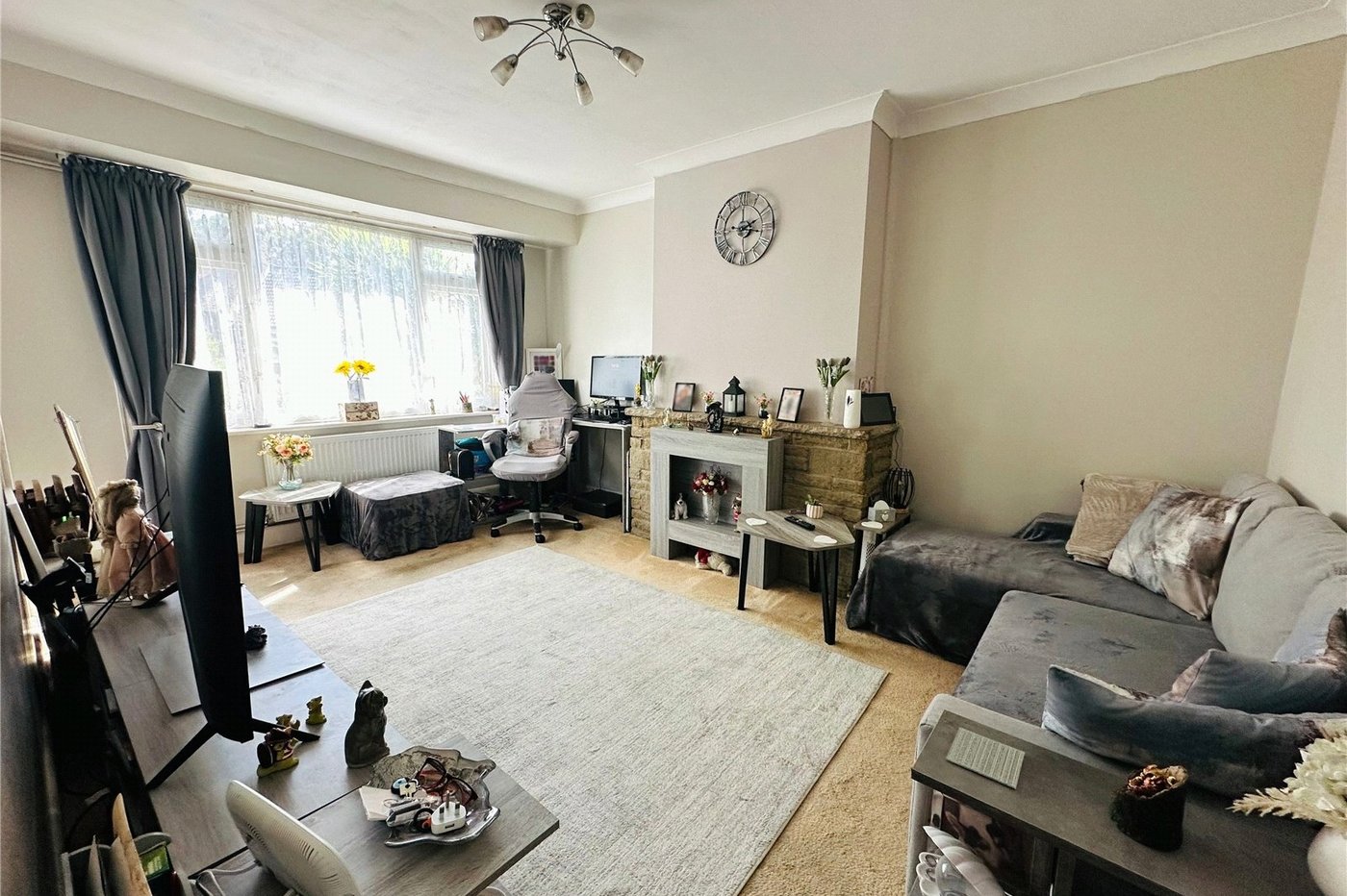 2 bedroom property for sale in London | Robinson Jackson
