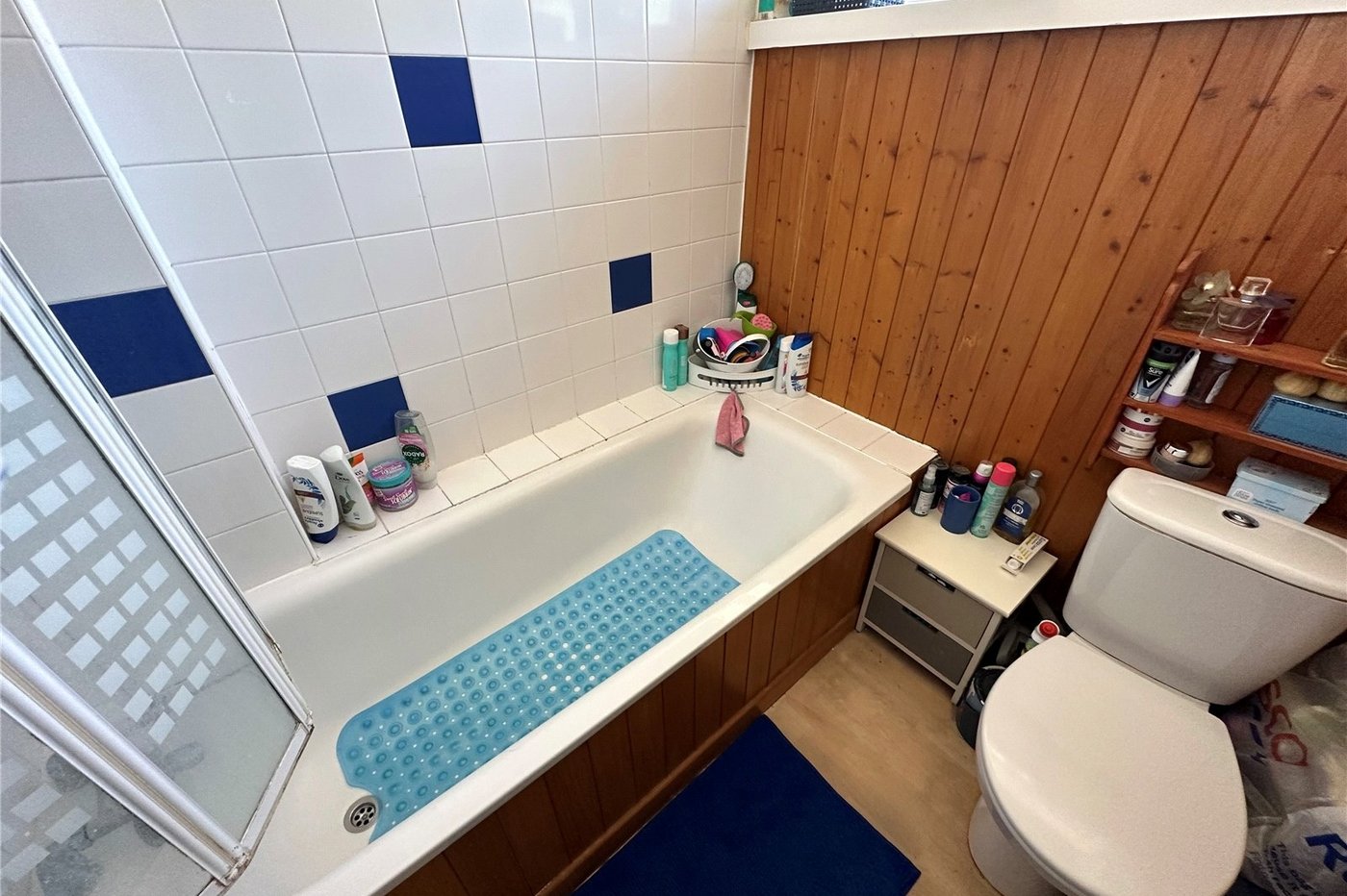 2 bedroom property for sale in London | Robinson Jackson