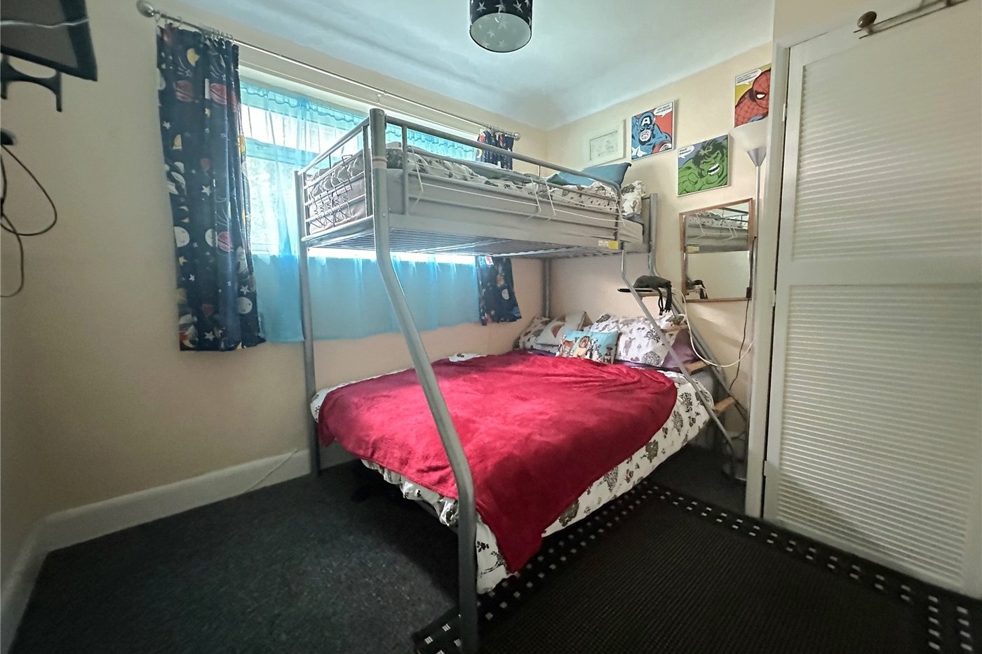 2 bedroom property for sale in London | Robinson Jackson