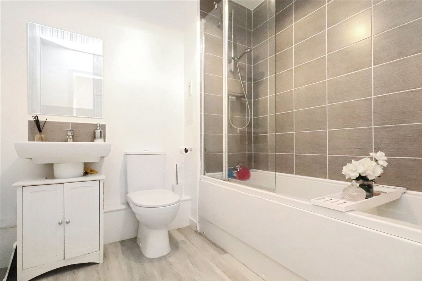 2 bedroom property for sale in Belvedere | Robinson Jackson