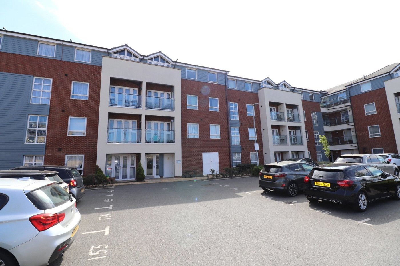 2 bedroom property for sale in Belvedere | Robinson Jackson