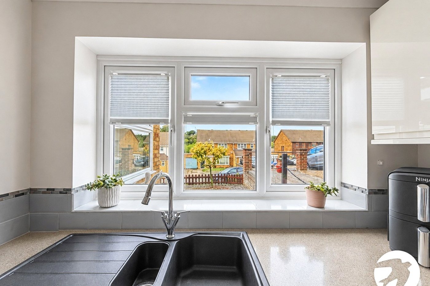 3 bedroom house for sale in Walderslade | Robinson Michael & Jackson