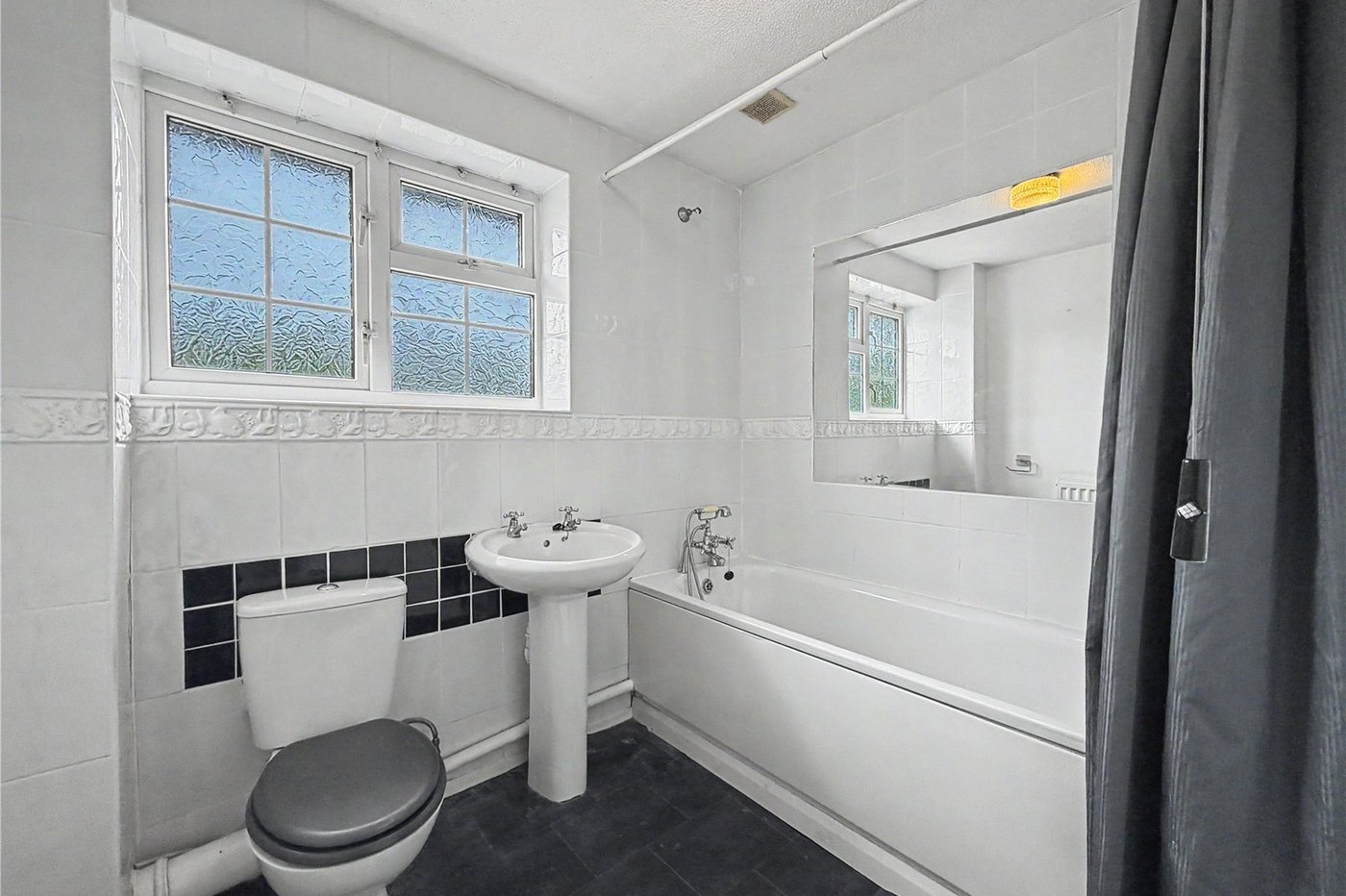 1 bedroom house for sale in Rainham | Robinson Michael & Jackson