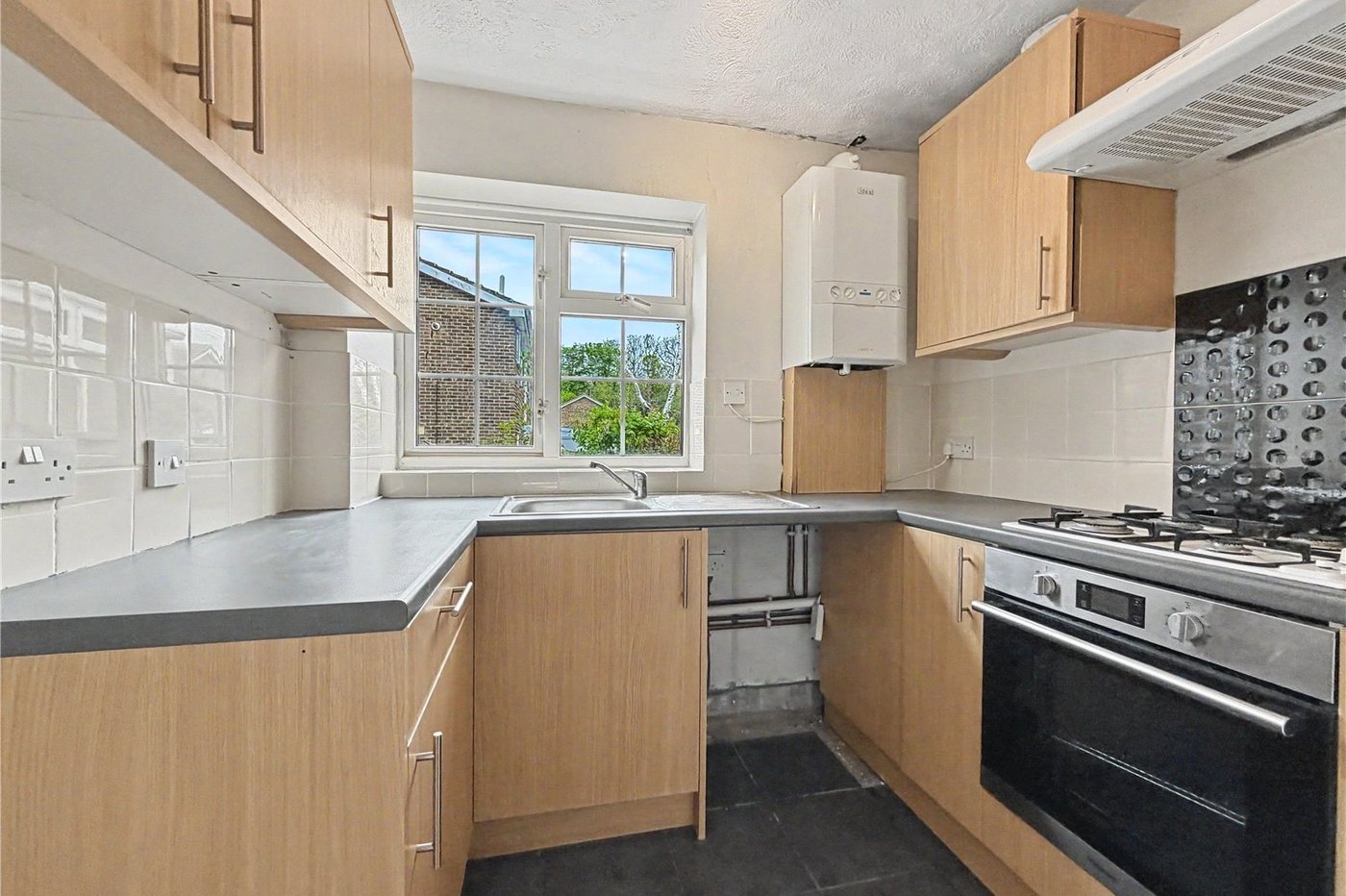 1 bedroom house for sale in Rainham | Robinson Michael & Jackson