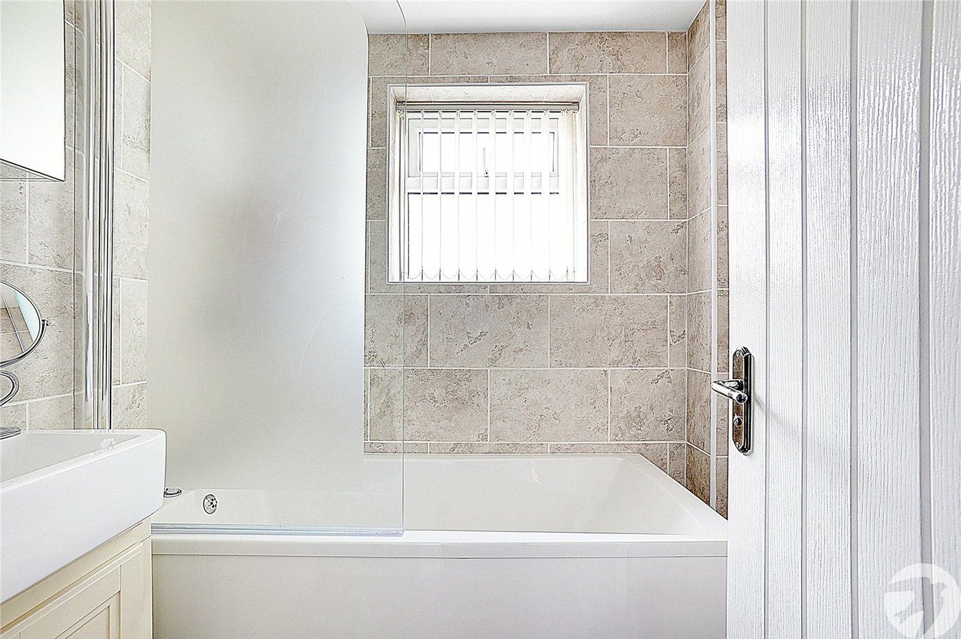 3 bedroom house for sale in Rainham | Robinson Michael & Jackson