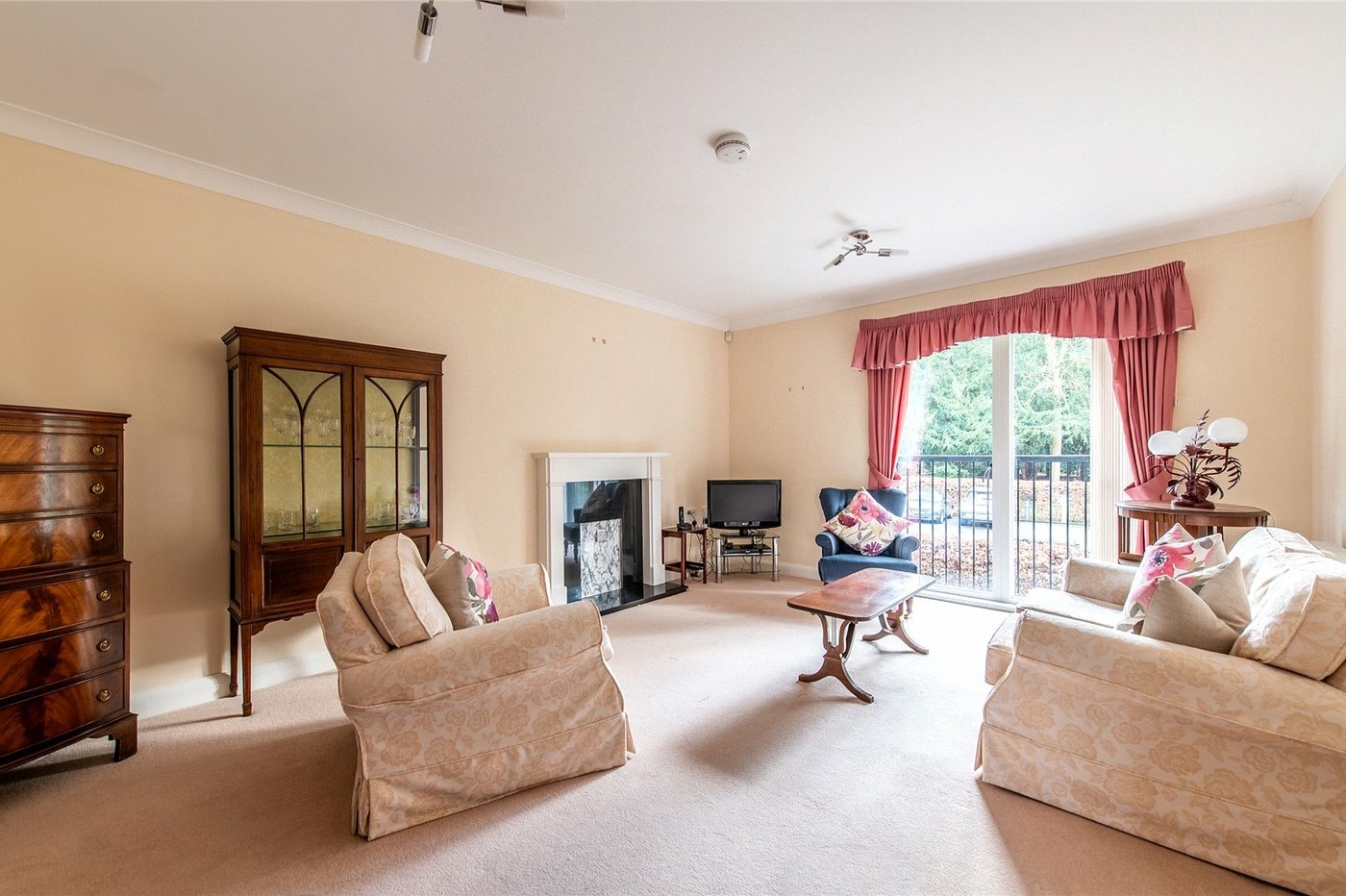 2 bedroom property for sale in Maidstone | Robinson Michael & Jackson