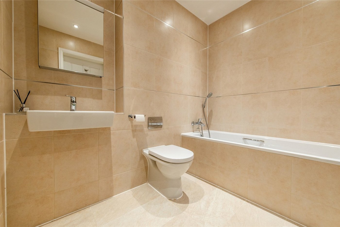 2 bedroom property for sale in Maidstone | Robinson Michael & Jackson