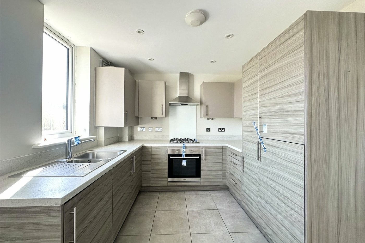 2 bedroom property for sale in Castle Hill | Robinson Jackson