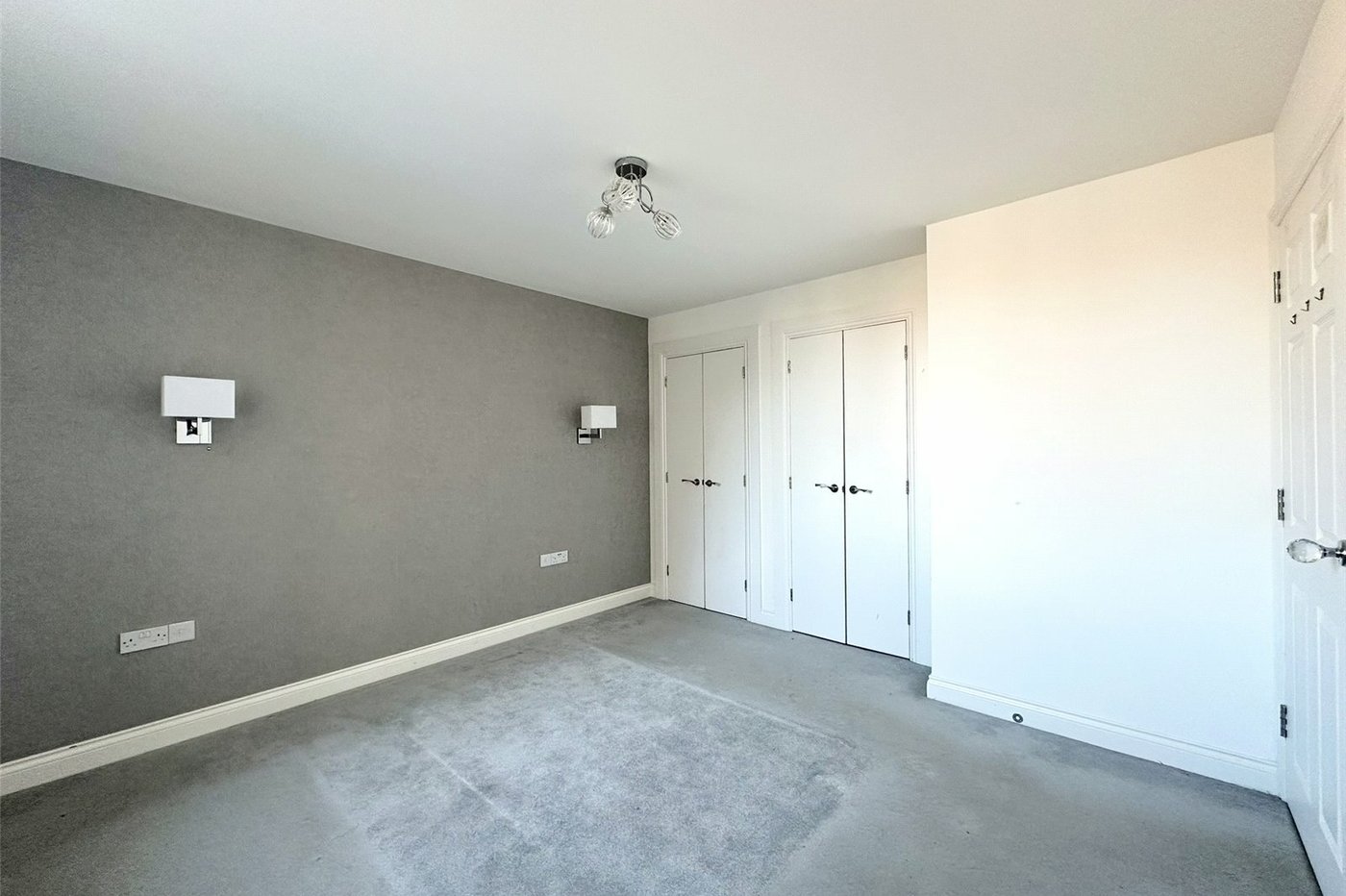 2 bedroom property for sale in Castle Hill | Robinson Jackson