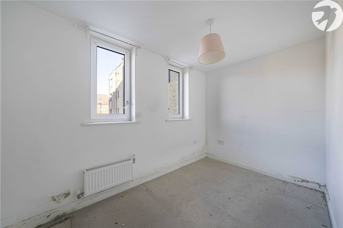 2 bedroom property for sale in Castle Hill | Robinson Jackson