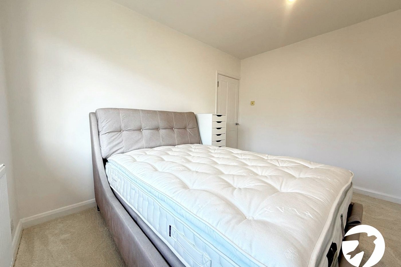 3 bedroom house for sale in London | Robinson Jackson