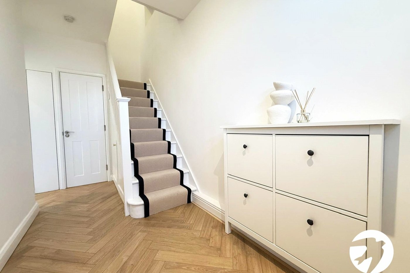 3 bedroom house for sale in London | Robinson Jackson