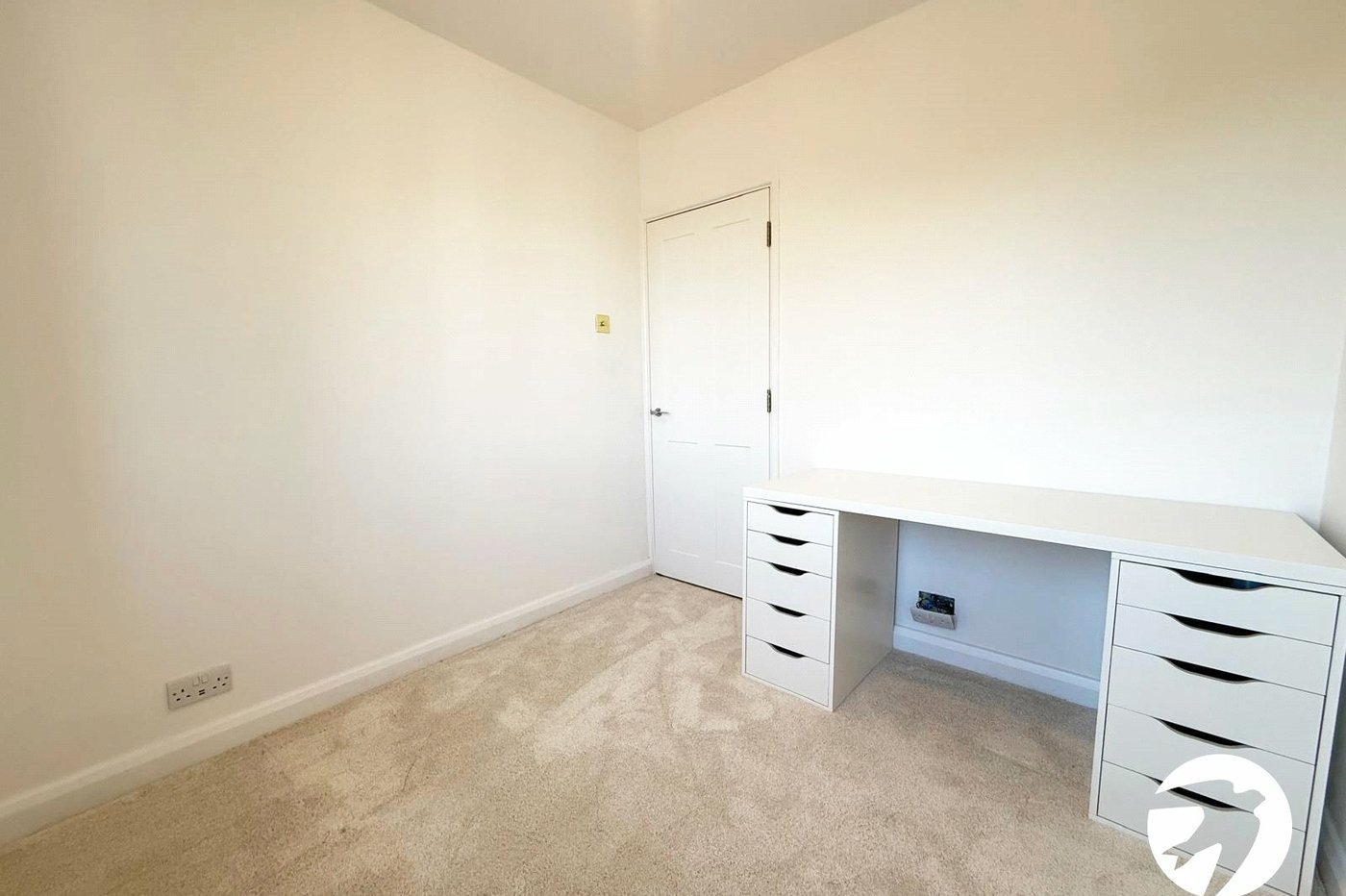 3 bedroom house for sale in London | Robinson Jackson