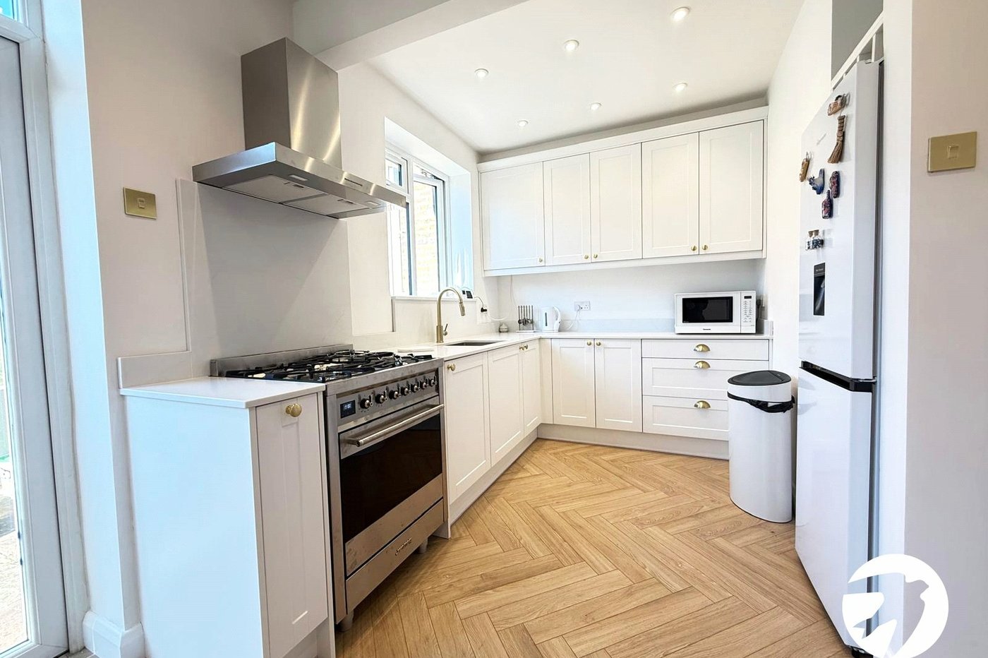 3 bedroom house for sale in London | Robinson Jackson