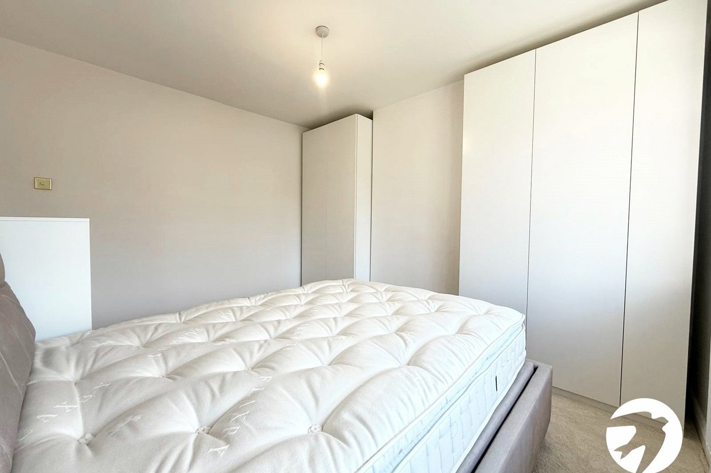 3 bedroom house for sale in London | Robinson Jackson