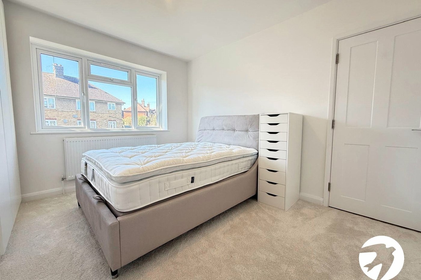 3 bedroom house for sale in London | Robinson Jackson