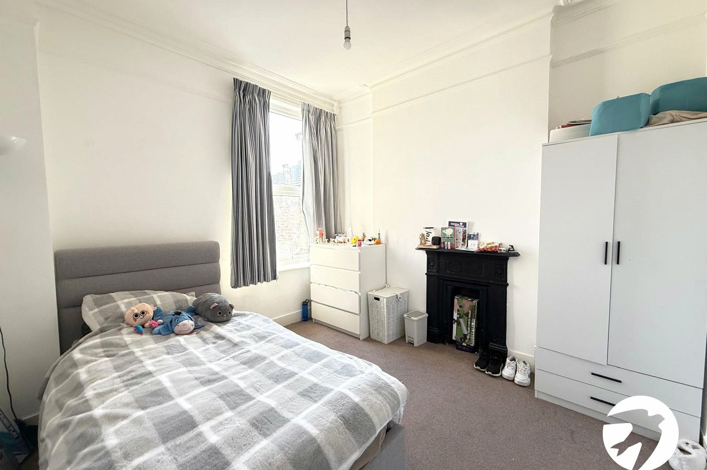 4 bedroom house for sale in London | Robinson Jackson