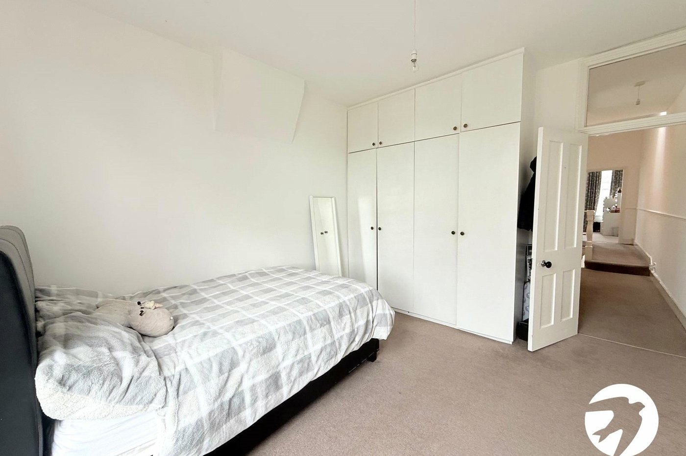 4 bedroom house for sale in London | Robinson Jackson