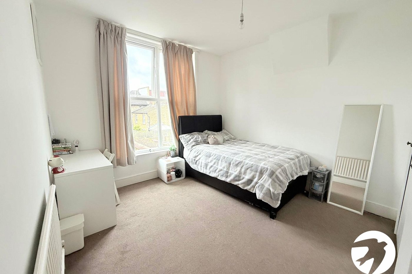 4 bedroom house for sale in London | Robinson Jackson