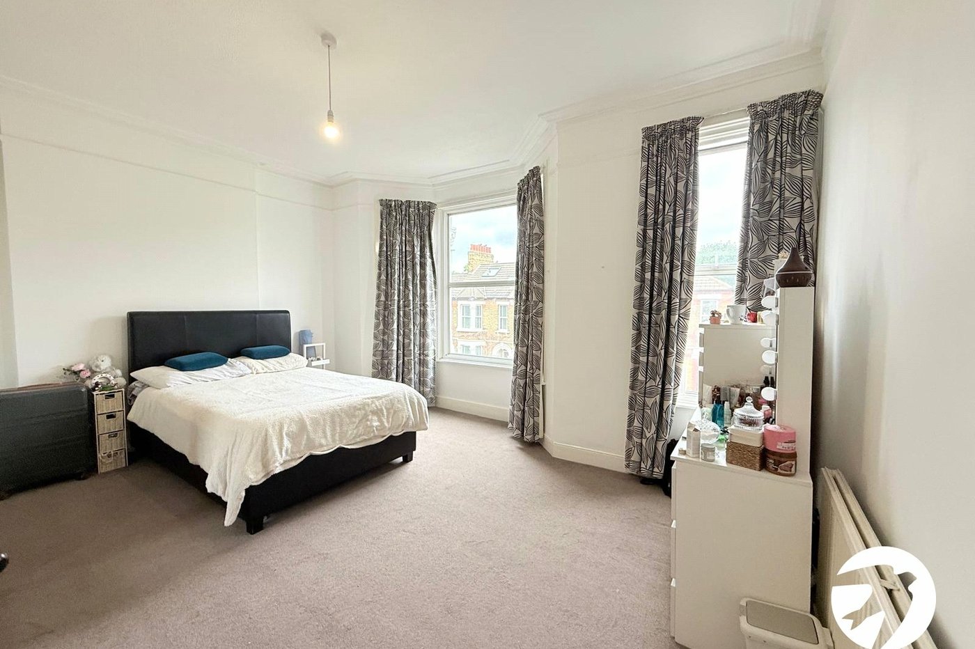 4 bedroom house for sale in London | Robinson Jackson