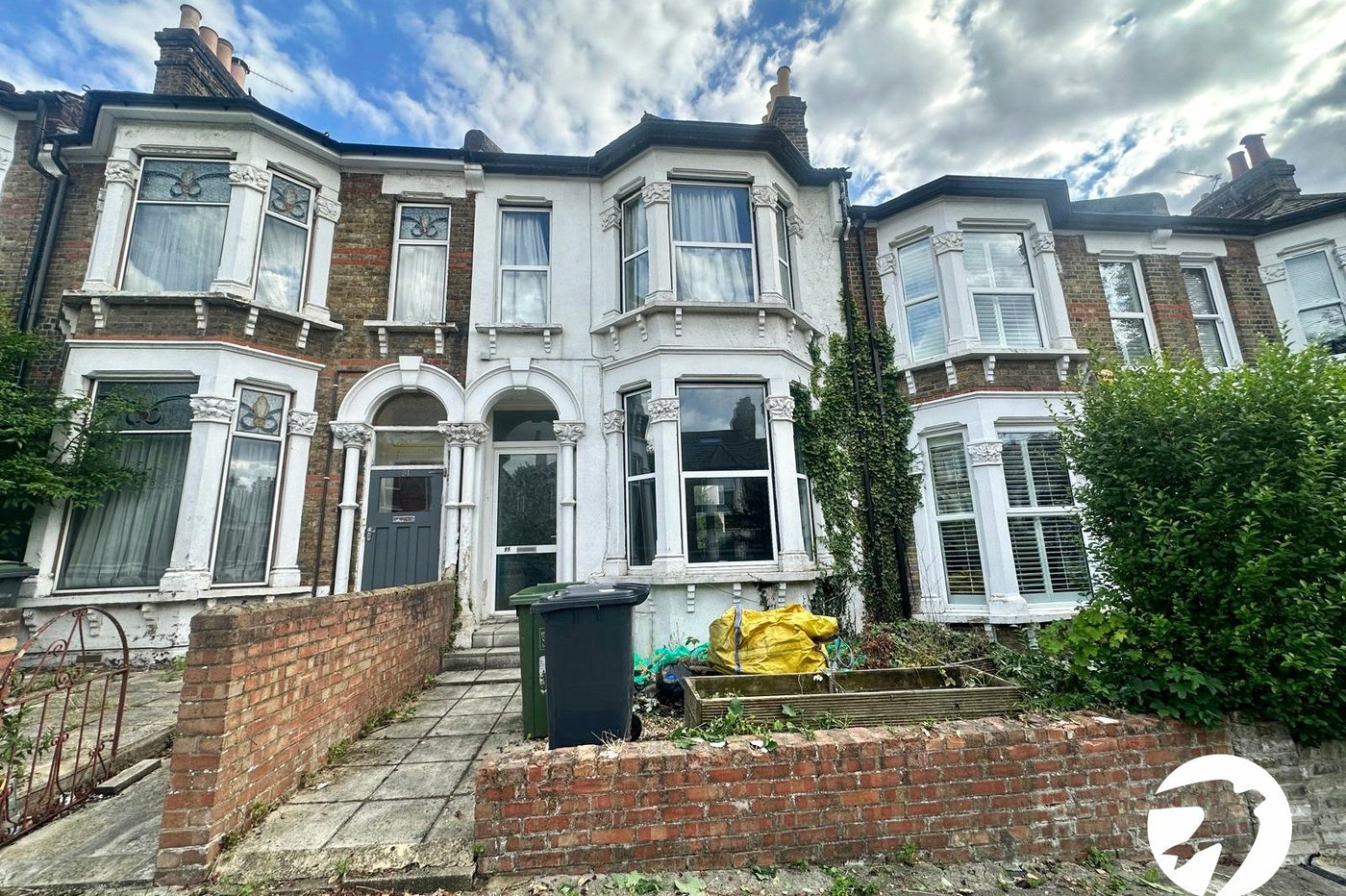 3 bedroom house for sale in London | Robinson Jackson
