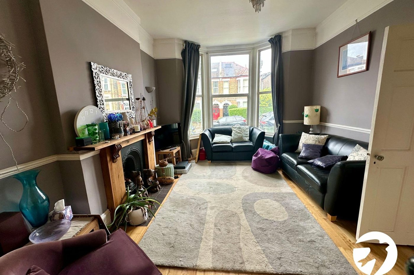 3 bedroom house for sale in London | Robinson Jackson