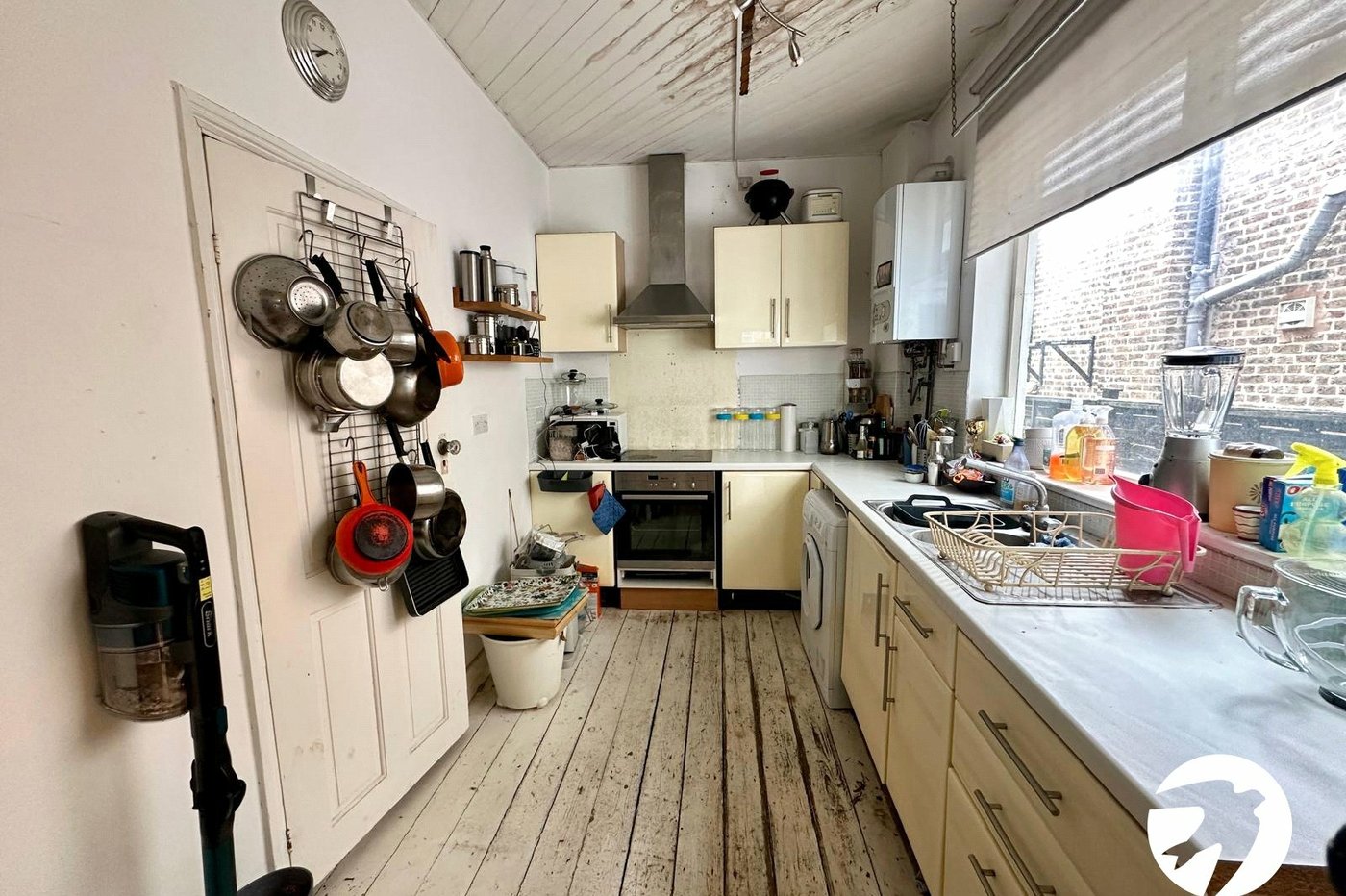 3 bedroom house for sale in London | Robinson Jackson