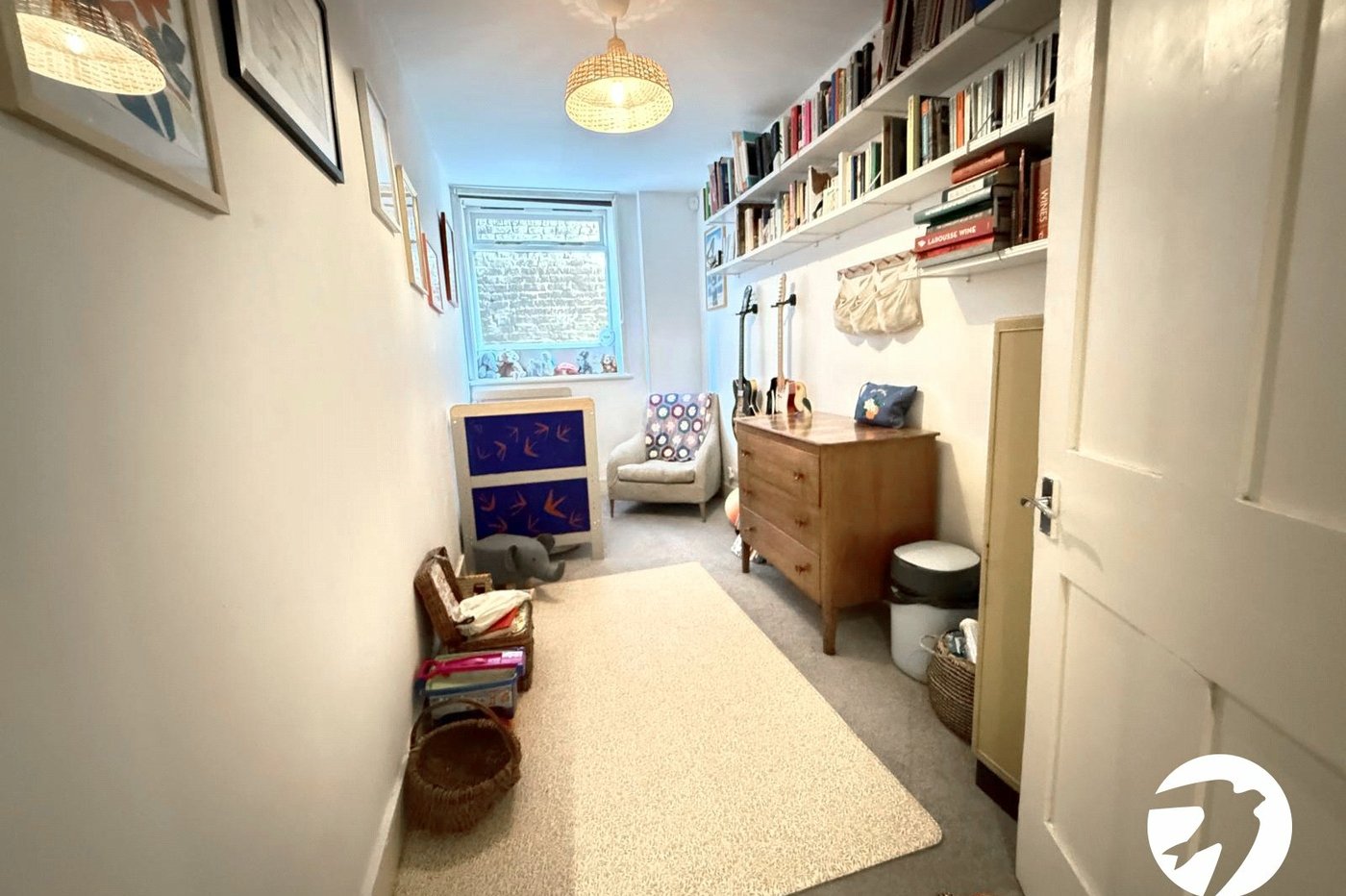 2 bedroom property for sale in London | Robinson Jackson