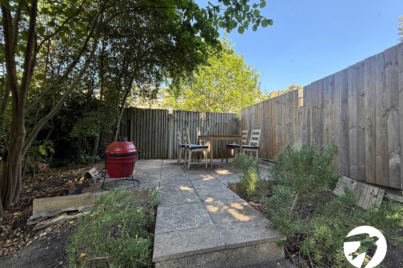 2 bedroom property for sale in London | Robinson Jackson