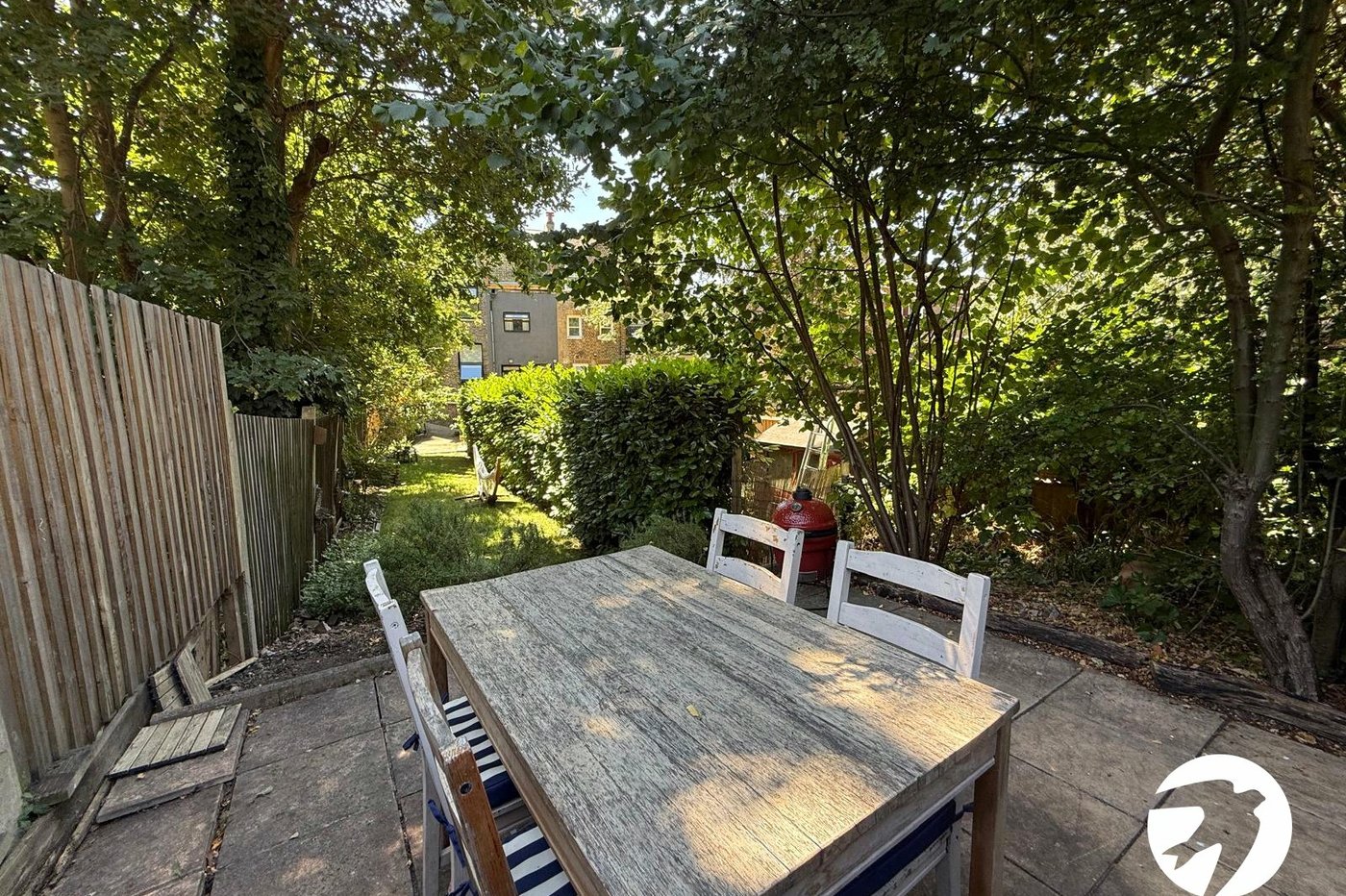 2 bedroom property for sale in London | Robinson Jackson