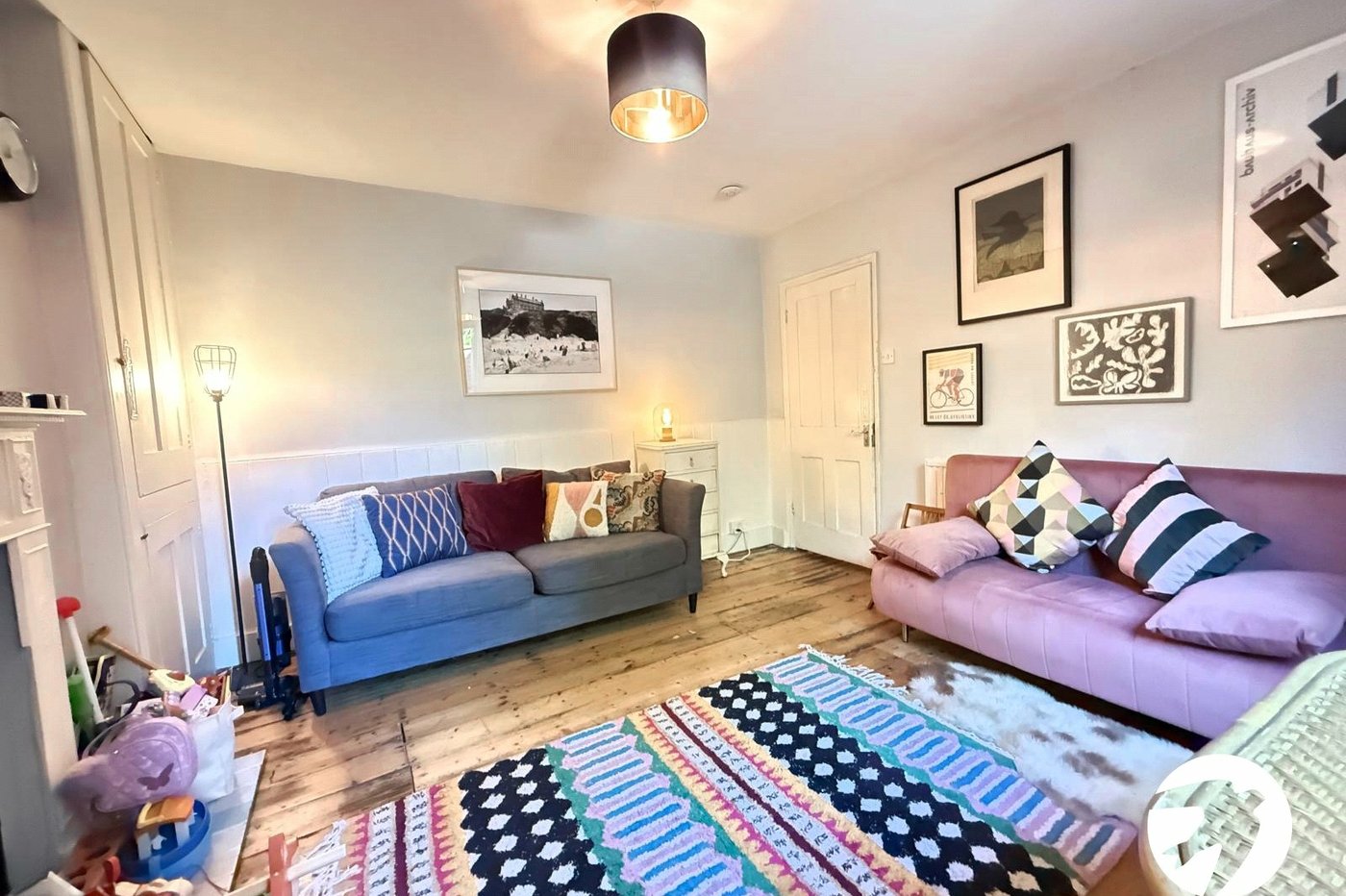 2 bedroom property for sale in London | Robinson Jackson