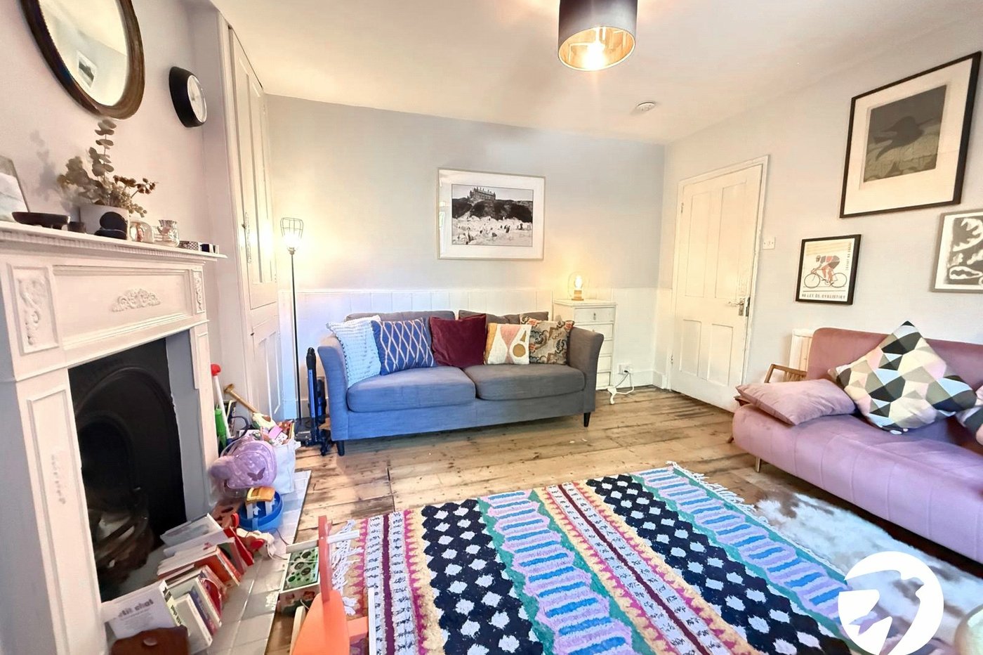 2 bedroom property for sale in London | Robinson Jackson