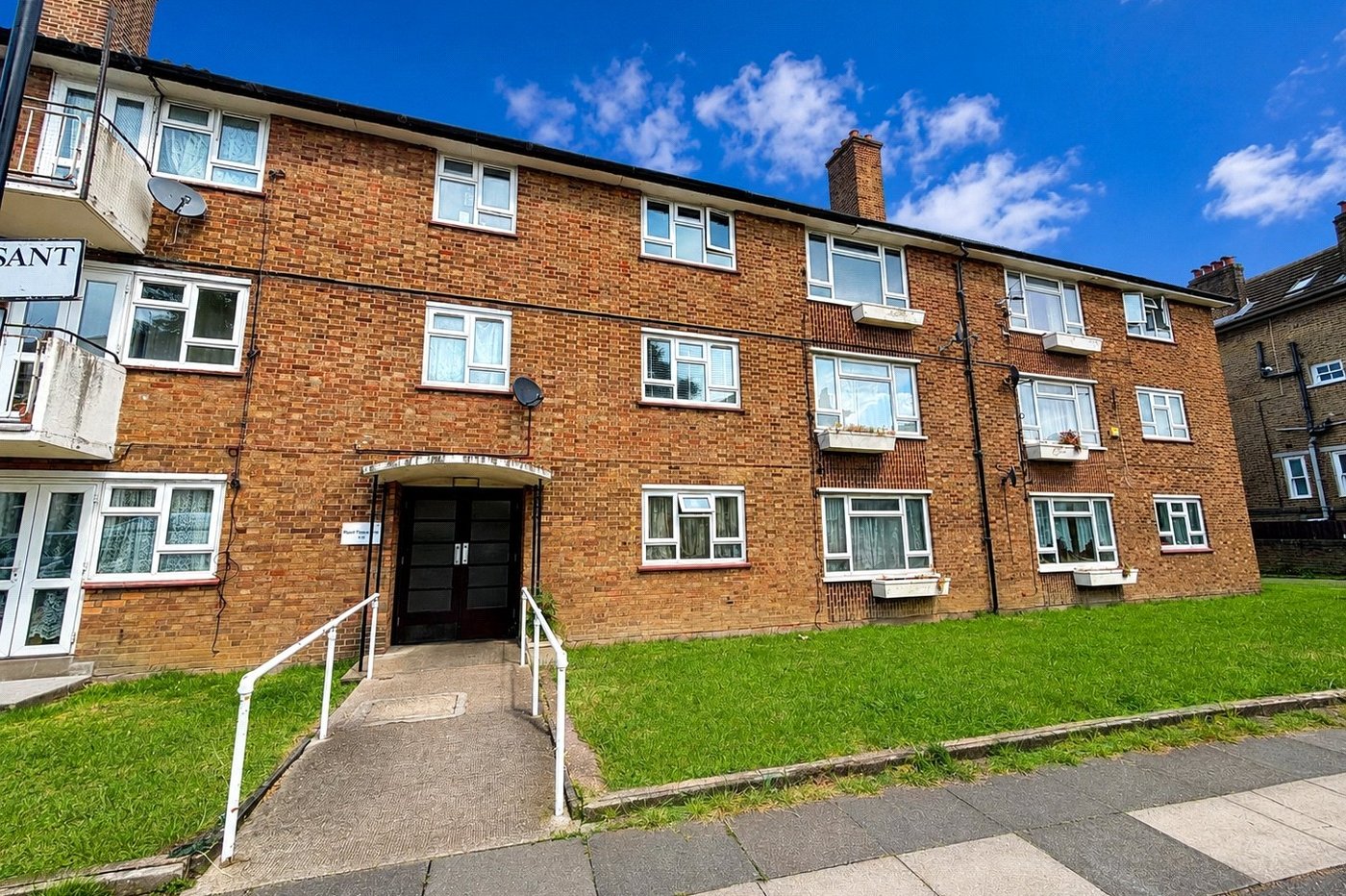1 bedroom property for sale in London | Robinson Jackson