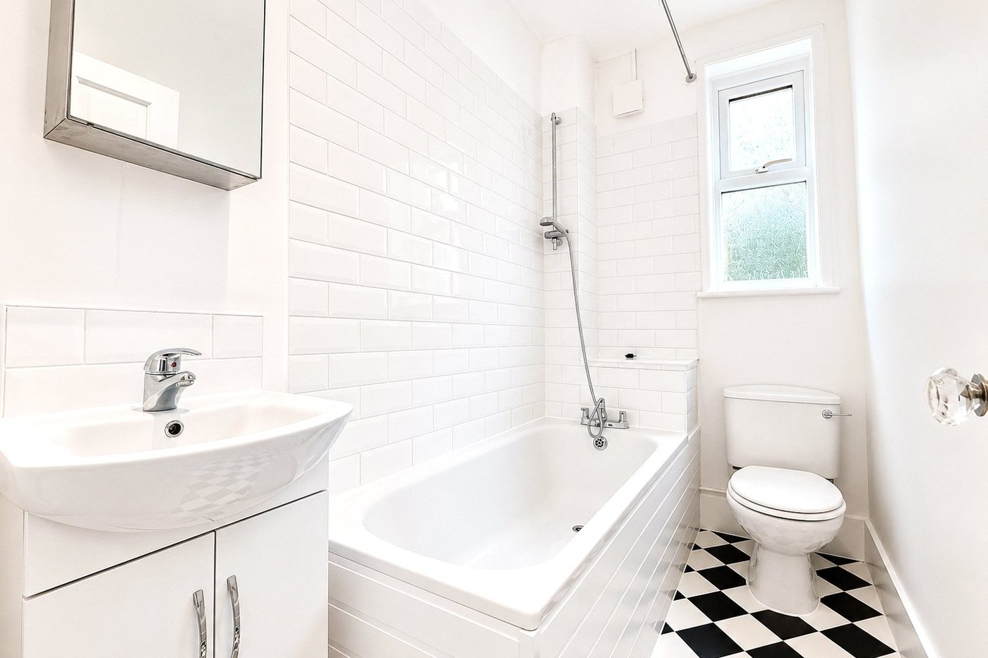 2 bedroom property for sale in London | Robinson Jackson