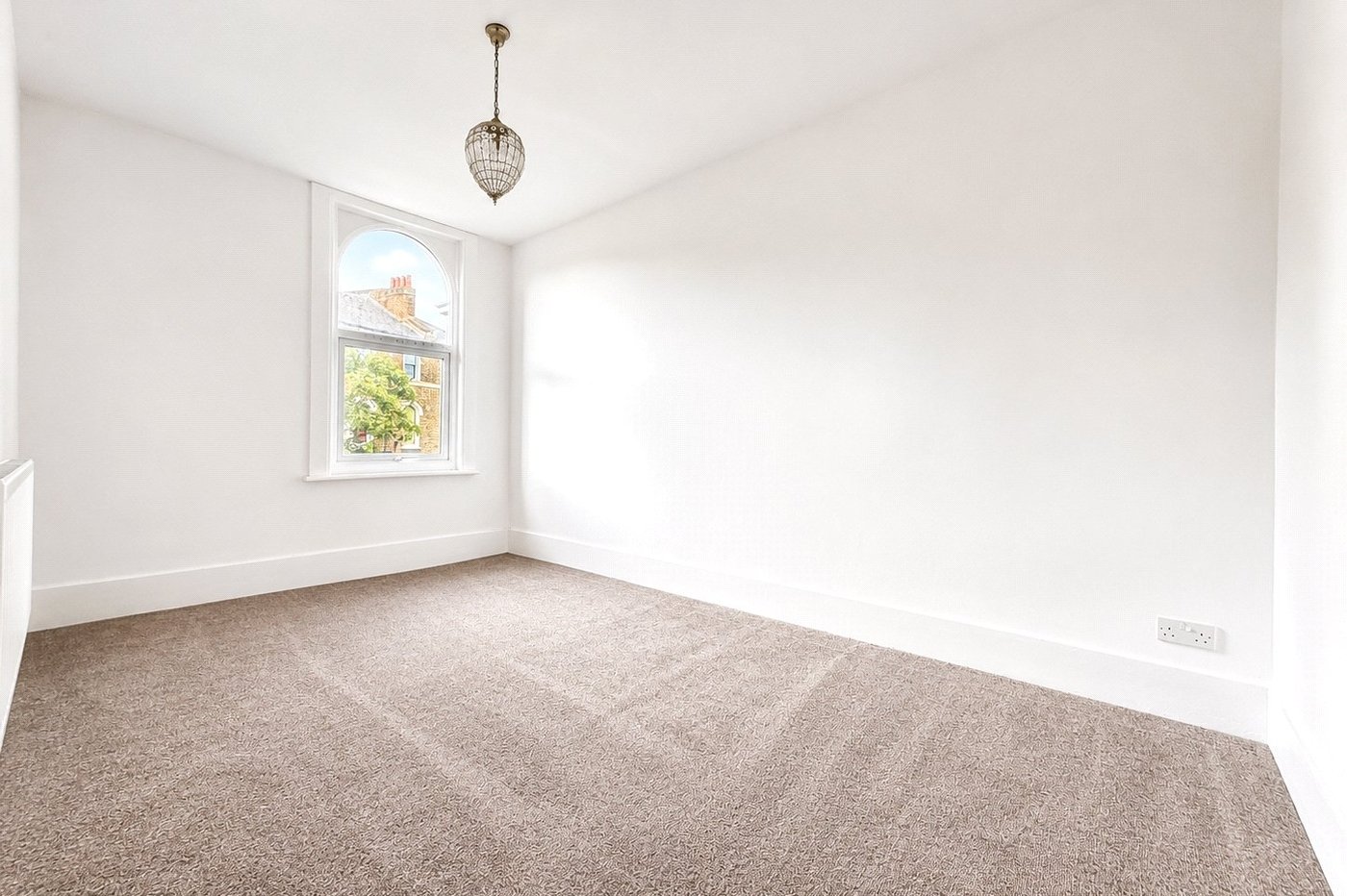 2 bedroom property for sale in London | Robinson Jackson
