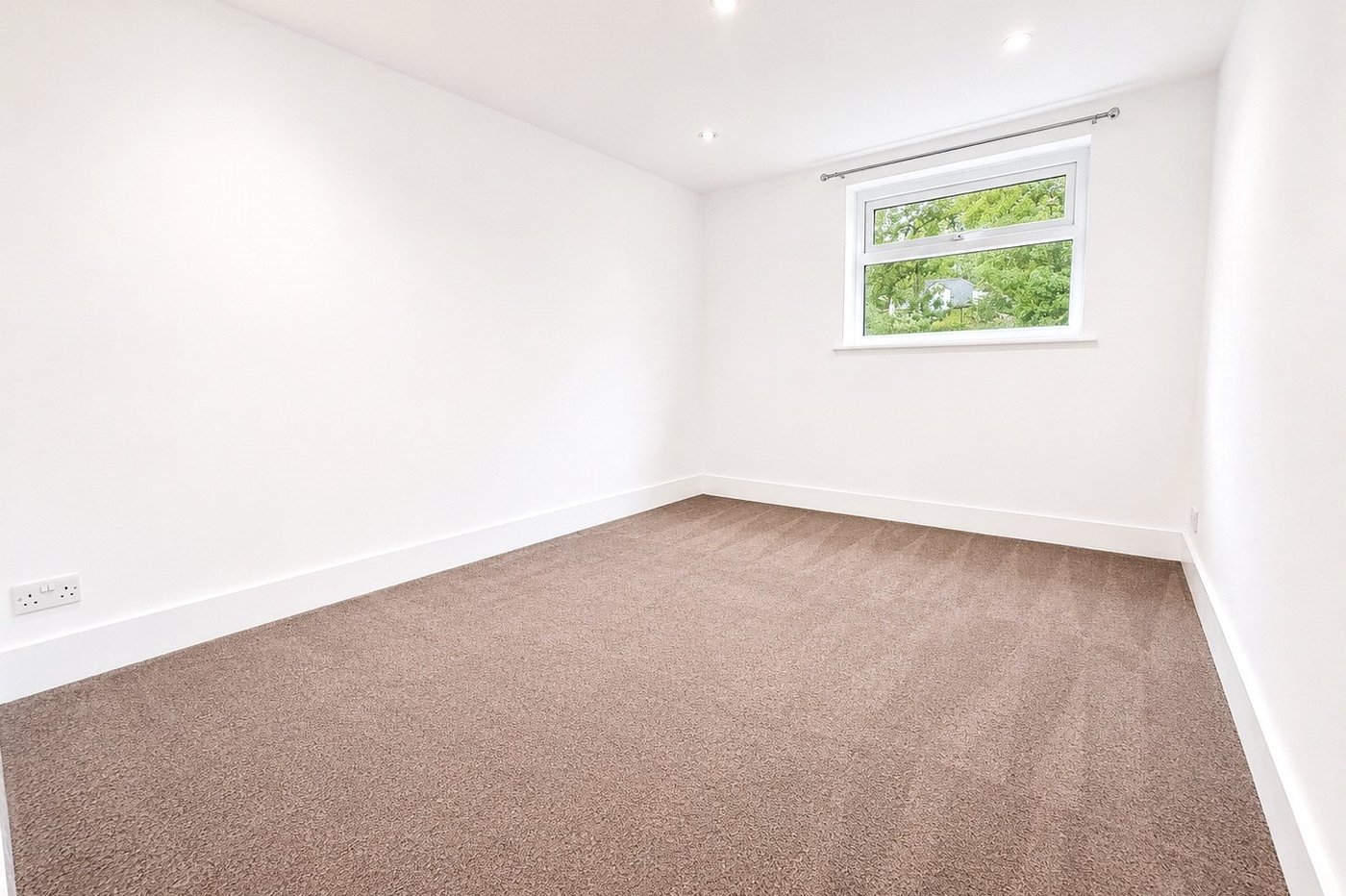 2 bedroom property for sale in London | Robinson Jackson