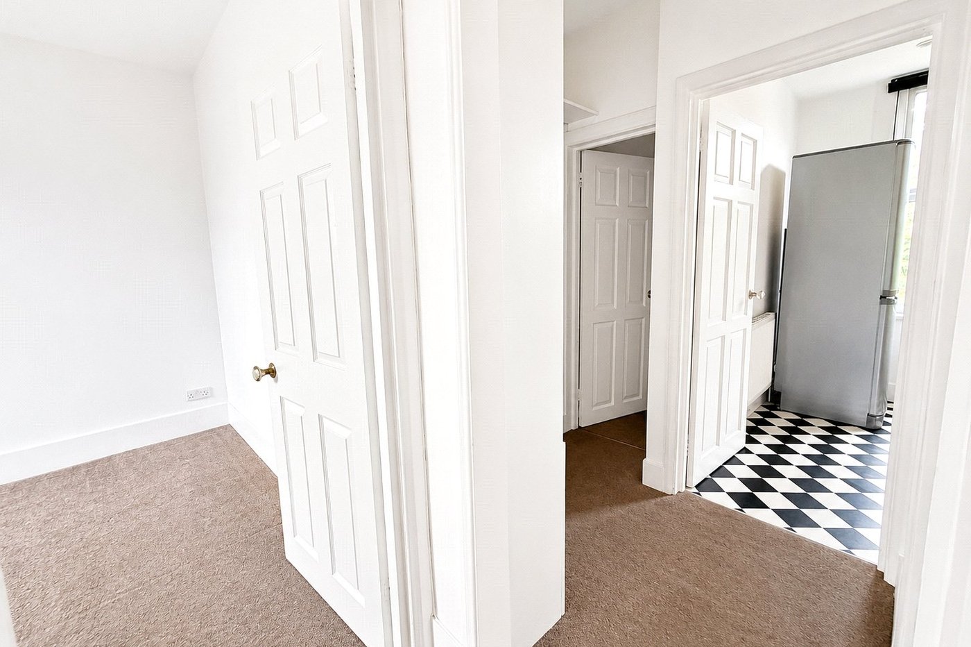 2 bedroom property for sale in London | Robinson Jackson
