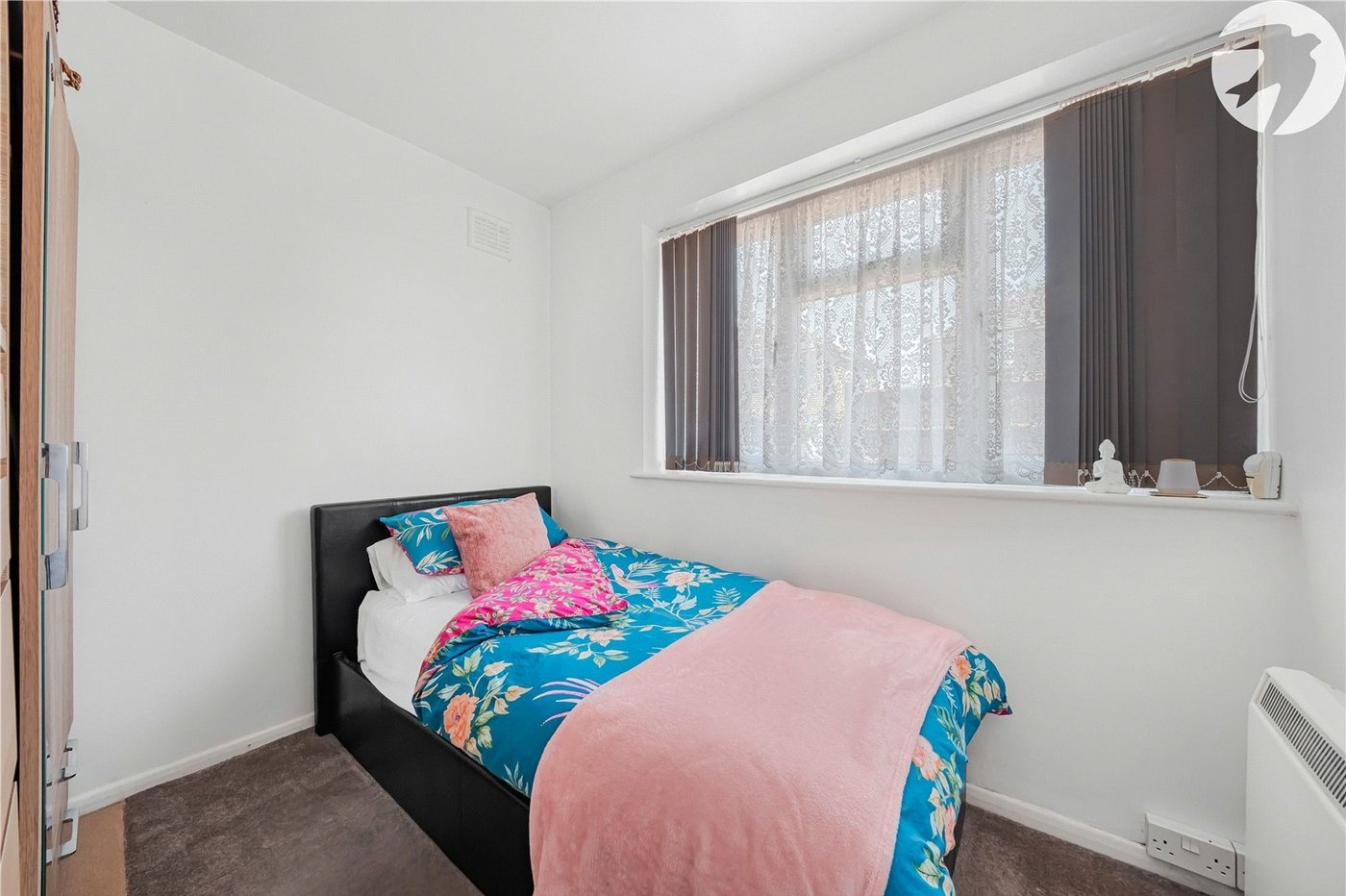 2 bedroom bungalow for sale in Greenhithe | Robinson Jackson