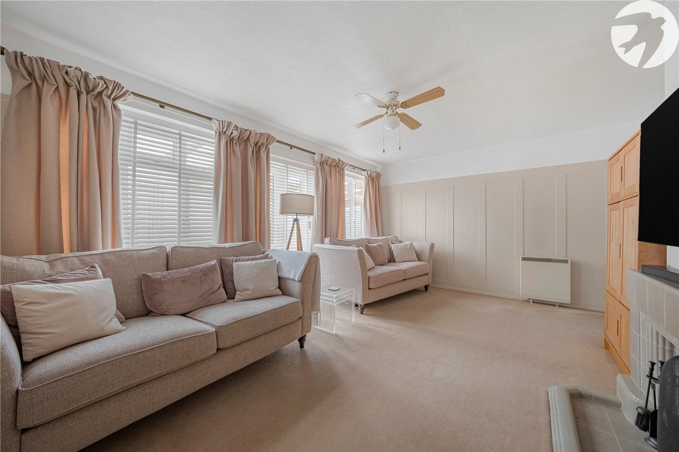 2 bedroom bungalow for sale in Greenhithe | Robinson Jackson