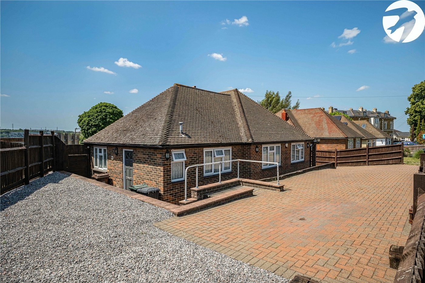 2 bedroom bungalow for sale in Greenhithe | Robinson Jackson