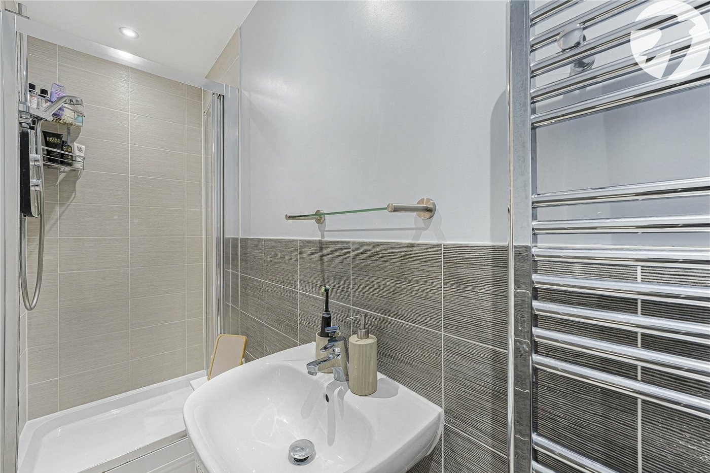 2 bedroom house for sale in Dartford | Robinson Jackson